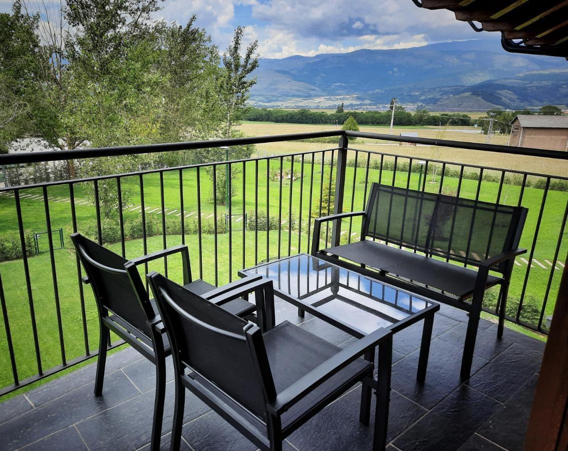 Appartement Le Mouflon Sainte-Leocadie Exterior foto